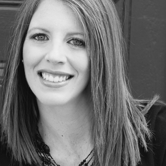 Profile Picture of Beth Raynard (@bethray10) on Poshmark