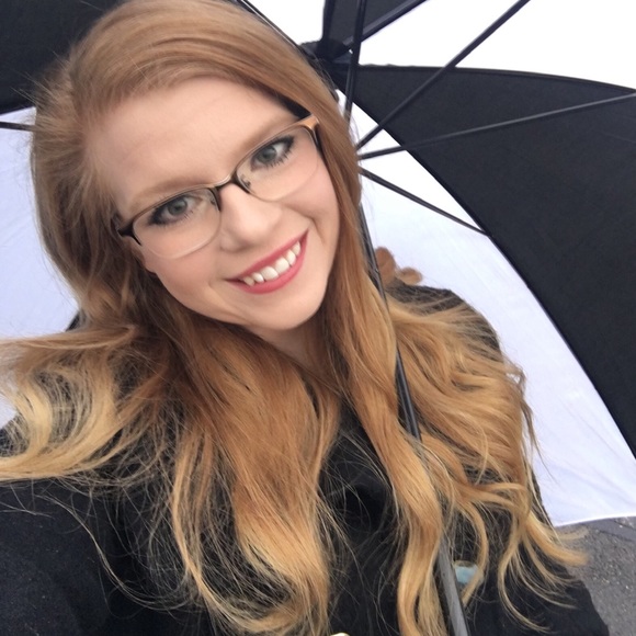 Profile Picture of Katelyn Barrett (@kbarrett26) on Poshmark