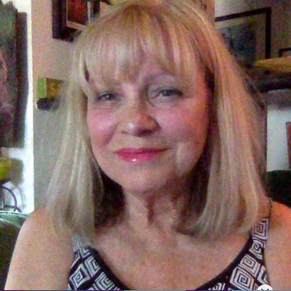 Profile Picture of Carol Chandler (@carolinscottsda) on Poshmark