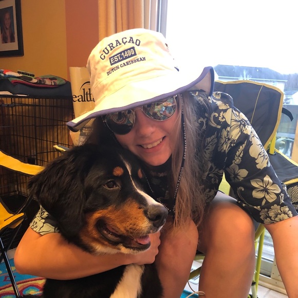 Profile Picture of Maya Holser (@mayaholser) on Poshmark