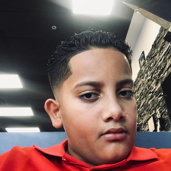 Profile Picture of Randiel Ramirez (@randielramirez) on Poshmark