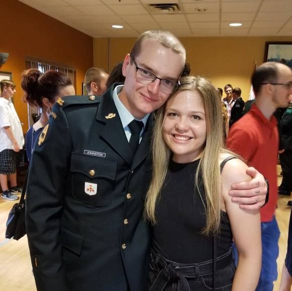 Andrea Klassen - Poshmark Profile Picture of Andrea Klassen (@andrearklassen) on Poshmark