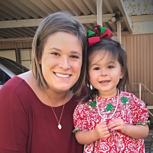 Profile Picture of Kaitlyn Dantoni (@kaitlyndantoni) on Poshmark