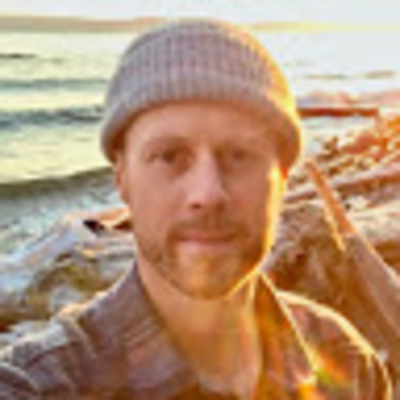 Profile Picture of David Hallstead (@davidhallstead) on Poshmark