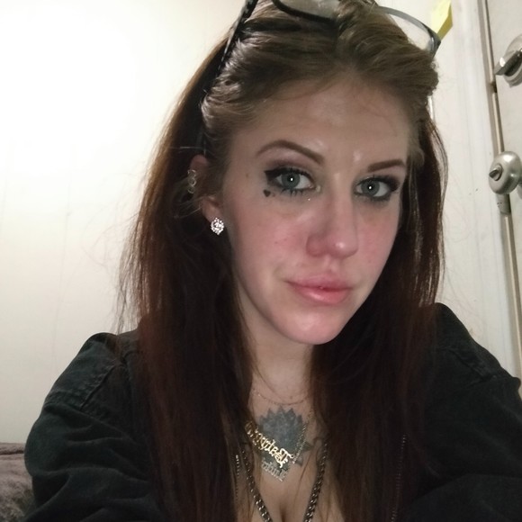 Profile Picture of Erika Barlow (@barlow1591) on Poshmark