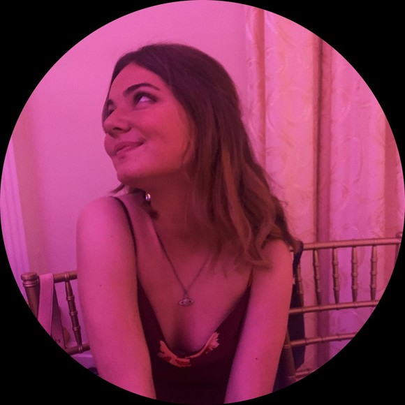 Profile Picture of Chloe Killilea (@ckillilea) on Poshmark