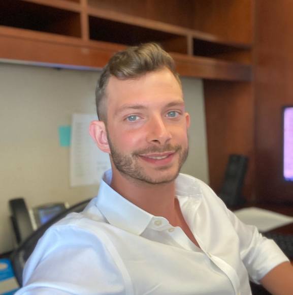 Profile Picture of Ian Piasecki (@piasecki1991) on Poshmark