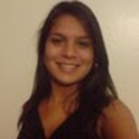 Profile Picture of Daniela Cuervos (@danielacuervos) on Poshmark