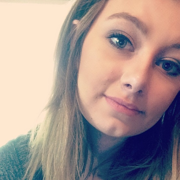 Profile Picture of Emily Pearson (@egp0725) on Poshmark