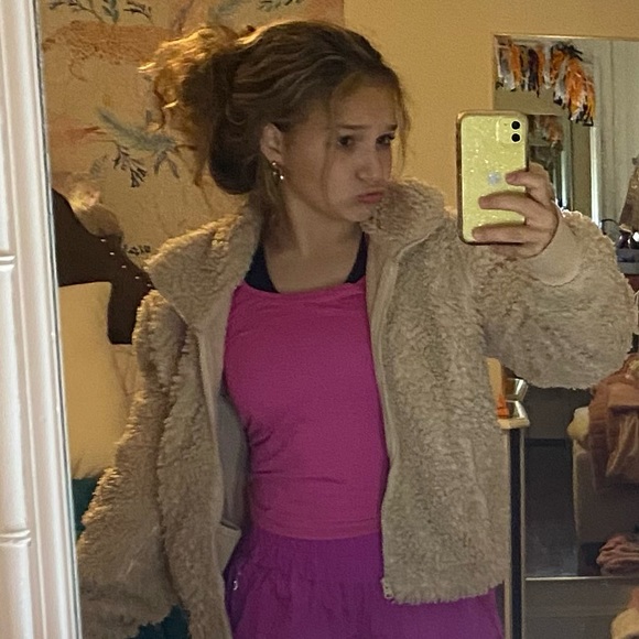 Profile Picture of Lila Sharpe (@lilasharpe) on Poshmark