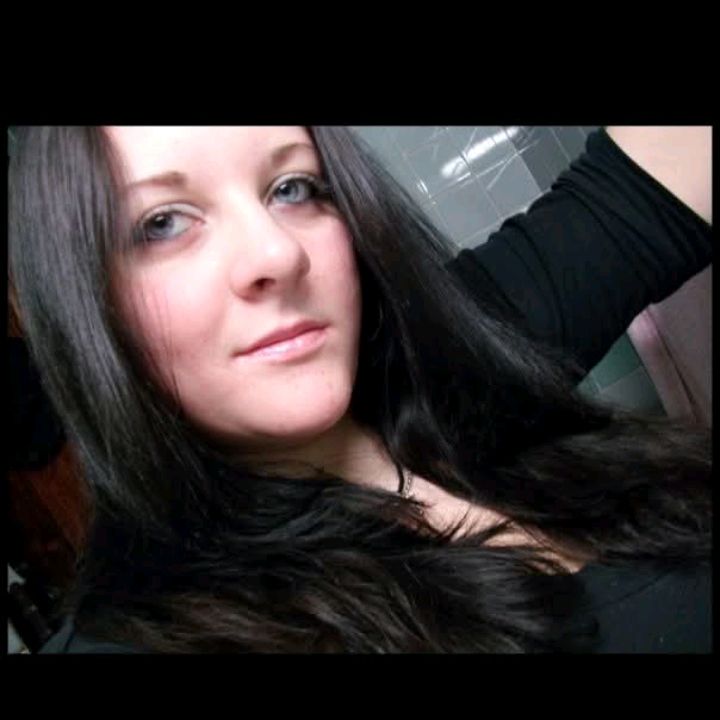 Profile Picture of Amanda Holzer (@amandaholzer_) on Tiktok