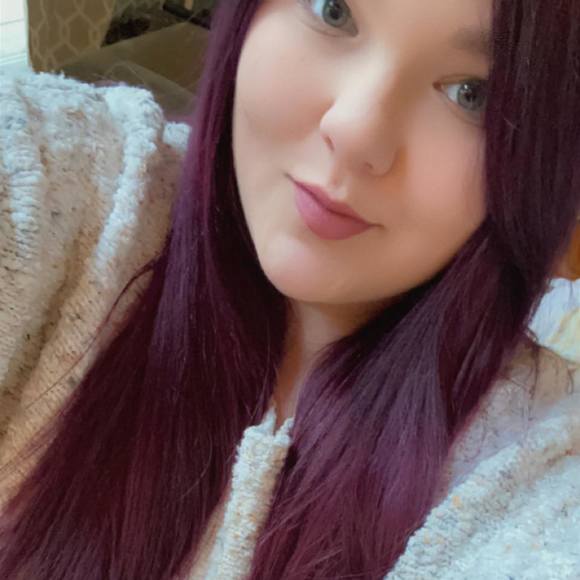 Profile Picture of Erica Bechamp (@ericabechamp) on Poshmark