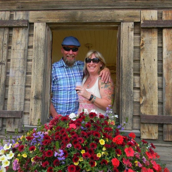 Profile Picture of Shelly Ames (@soulfwolf) on Poshmark