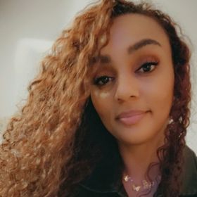 Profile Picture of Amber Lett (@CheesyAmLett) on Pinterest