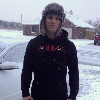 Profile Picture of Kyle (@kylecomeaux) on Twitter