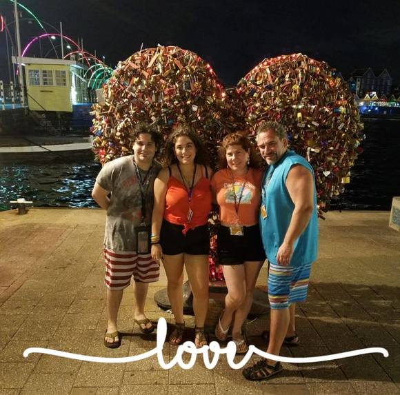 Profile Picture of Eneida Ramirez (@ariesrojo2003) on Poshmark