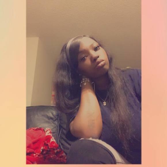 Profile Picture of Jade Hicks (@jadehicks6) on Poshmark