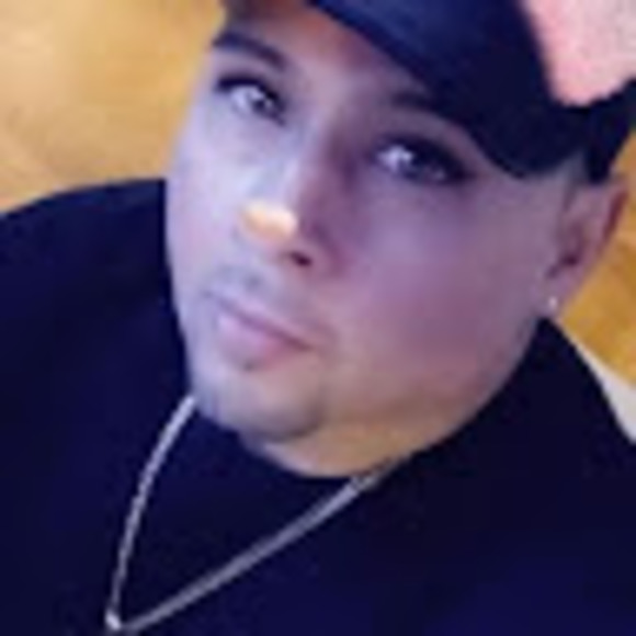 Profile Picture of Joel Cortez (@joswiffer70) on Poshmark