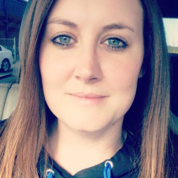 Profile Picture of Kimberly Powers (@kimberlypowers) on Poshmark