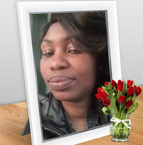 Profile Picture of Kenaya chaka Roberts (@kiwi_diamondz) on Poshmark
