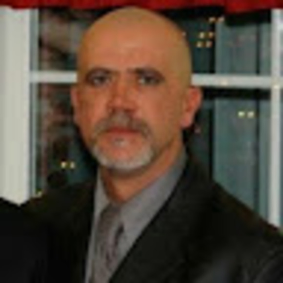 Profile Picture of Gordon Graulich (@gordongraulich) on Poshmark