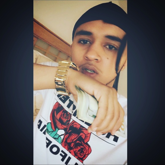 Profile Picture of Michael Romero (@mromero3098) on Poshmark