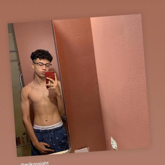 Profile Picture of Érîk Ôłîvérâ (@gucci_erik) on Poshmark