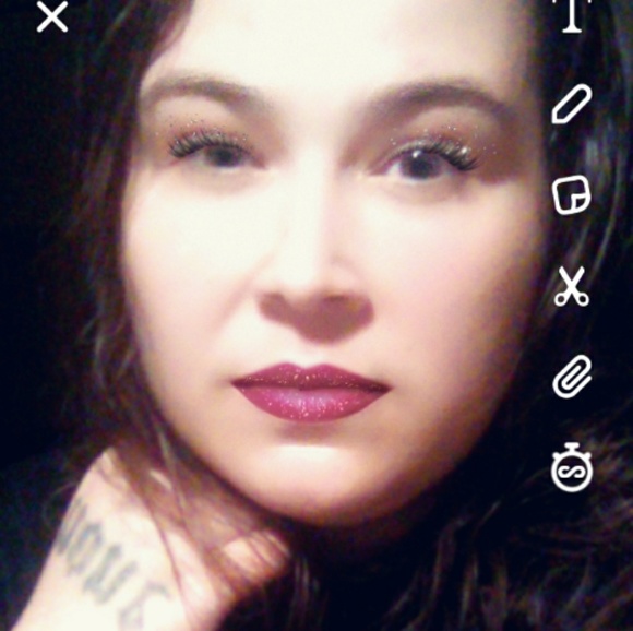 Profile Picture of Nay Lonidier (@naylonidier) on Poshmark