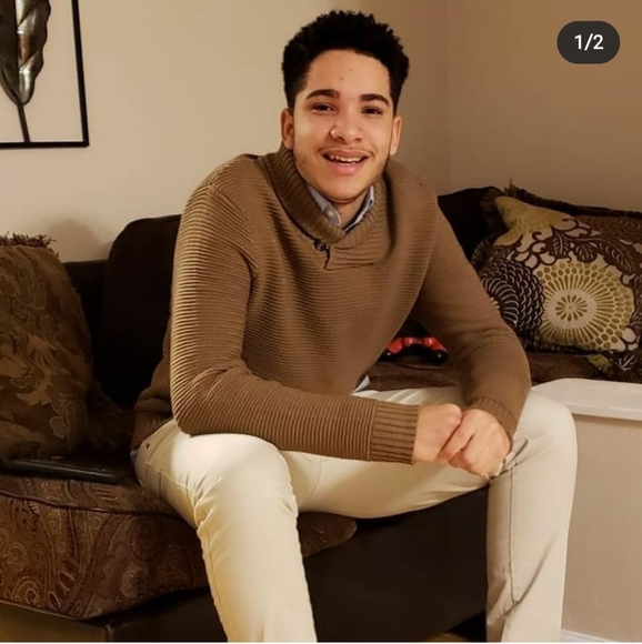 Profile Picture of Joshua Sepulveda (@josh_28i) on Poshmark