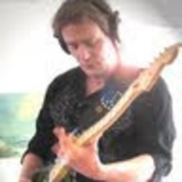 Profile Picture of Brian Bogart (@brianbogart) on Poshmark