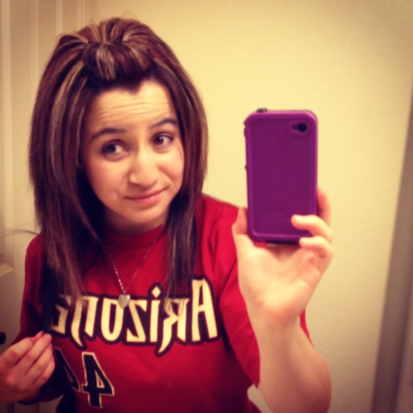 Profile Picture of Alyssa Campbell (@calibornshorty) on Poshmark