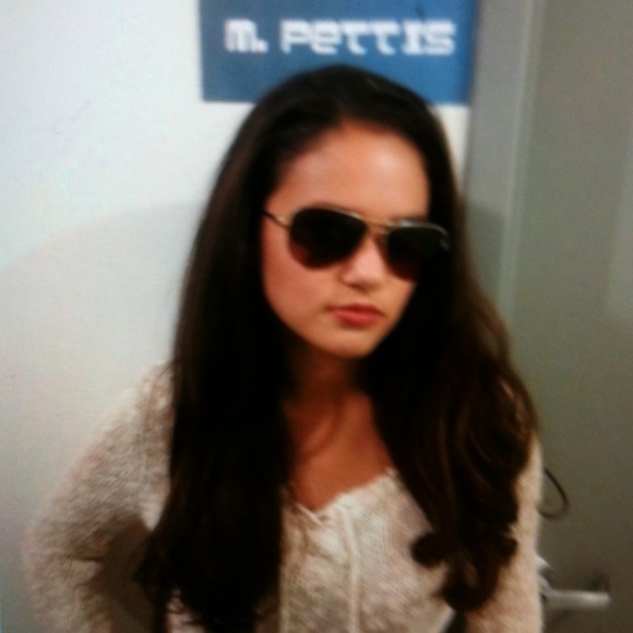 Hannah Beely - Poshmark Profile Picture of Hannah Beely (@hannahheely372) on Poshmark