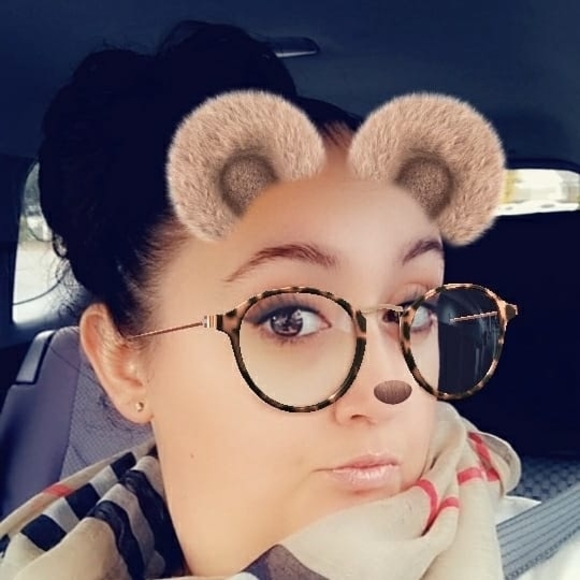 Profile Picture of Brittney Piccadaci (@bpiccadaci) on Poshmark