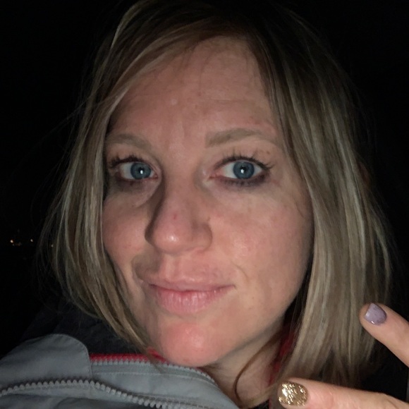 Profile Picture of Emily Springer (@springer_emily) on Poshmark