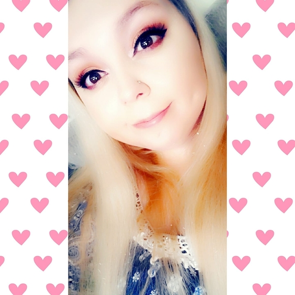 Profile Picture of Miranda Higginson (@mhigginson98) on Poshmark