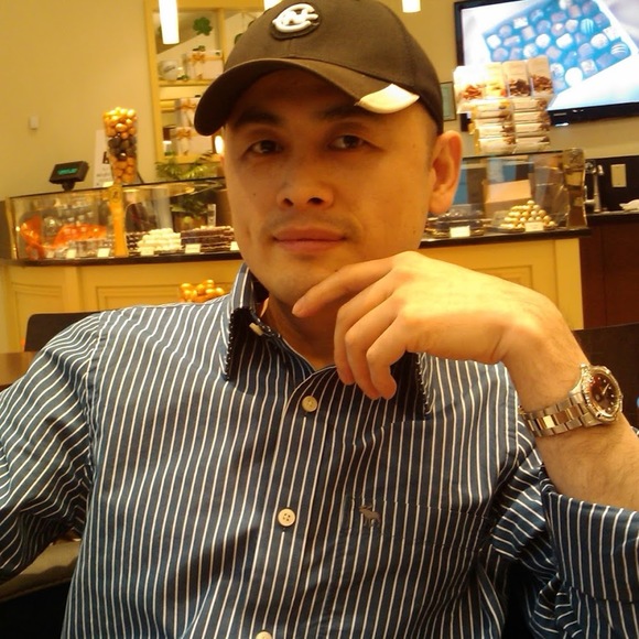 Profile Picture of Jerry Zhang (@jerryzsy) on Poshmark