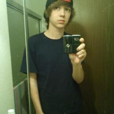 Profile Picture of Kevin Stradley (@blvcklvnd666) on Twitter