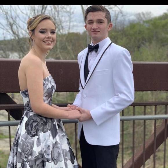 Profile Picture of Chase Entrekin (@underdog9761) on Poshmark