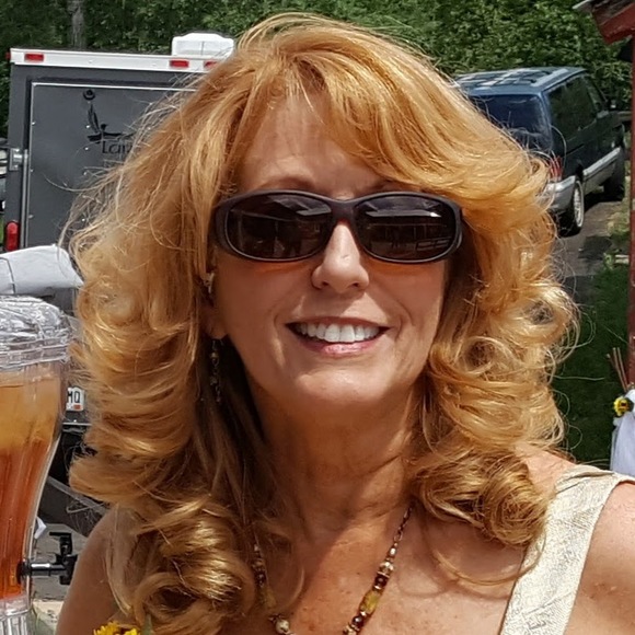 Profile Picture of Joyce Wuebker (@jwuebker) on Poshmark