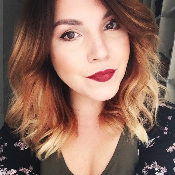 Profile Picture of Taylor Radakovitz (@tradakovitz) on Poshmark