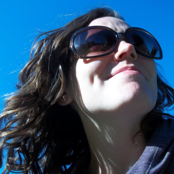 Profile Picture of Danielle Stetzel (@dstetzel) on Poshmark