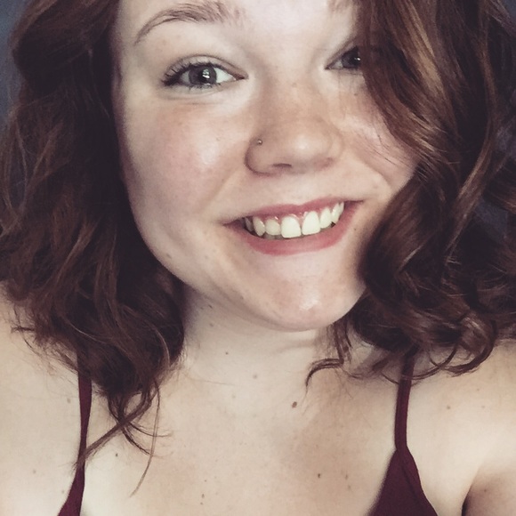 Profile Picture of Savannah Maynard (@savannahmay22) on Poshmark