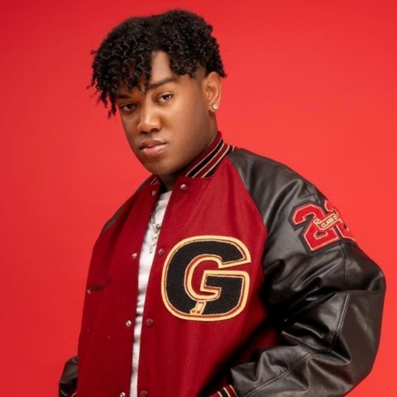 Preston Cobbins - Poshmark Profile Picture of Preston Cobbins (@prestoncobbins) on Poshmark