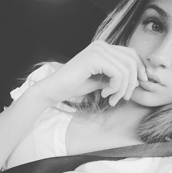 Profile Picture of Natalia Matuszewski (@natalie_km2) on Poshmark