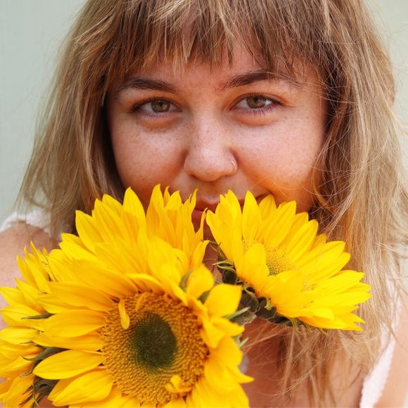 Profile Picture of Amanda Nuckles (@hiamandahi) on Poshmark