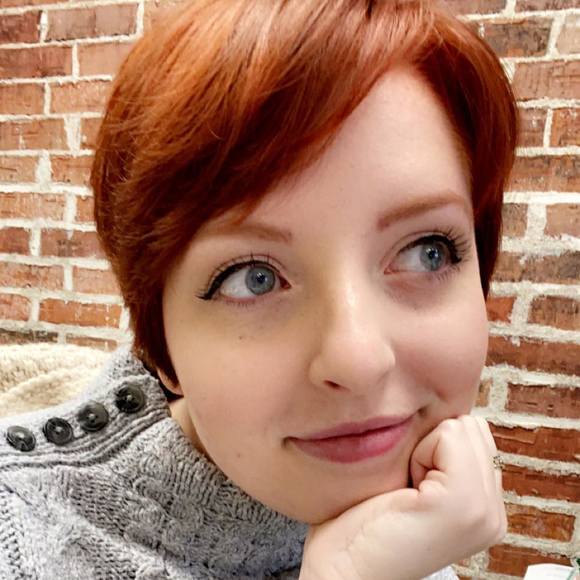 Profile Picture of Mackenzie Long (@kenzieannelong) on Poshmark