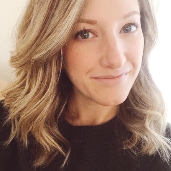 Profile Picture of Ruth Unger (@ruthunger) on Poshmark
