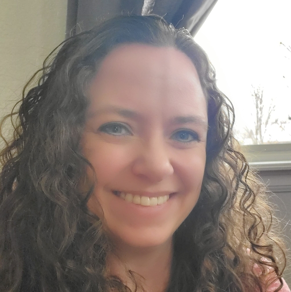 Profile Picture of Crystal Travis (@hictravis) on Poshmark