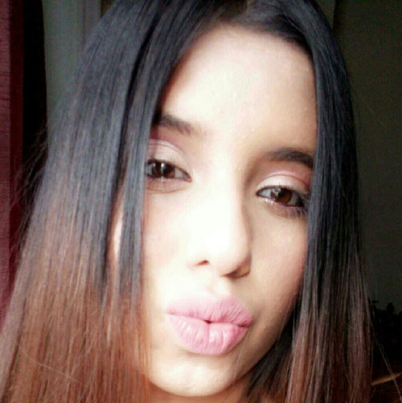 Profile Picture of Melissa Arreola (@melissaarreola1) on Poshmark
