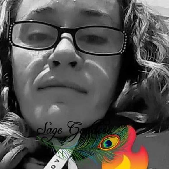 Profile Picture of Sharon Mcfayden (@snowbunnie215) on Poshmark